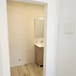 Sunset Gf, Lägenhet